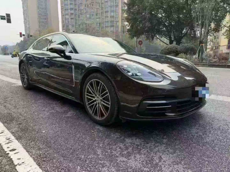 重庆18年保时捷帕拉梅拉3