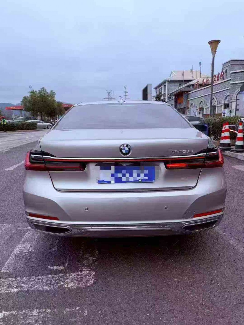 重庆21年宝马7系9