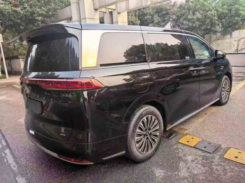 重庆25年比亚迪夏7