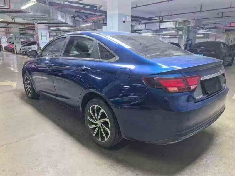 广元21年吉利帝豪8