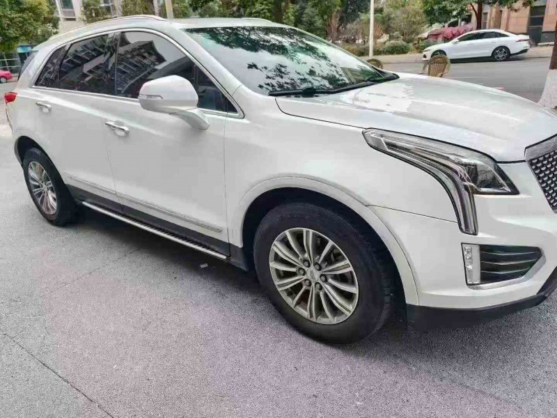 德阳17年凯迪拉克XT52