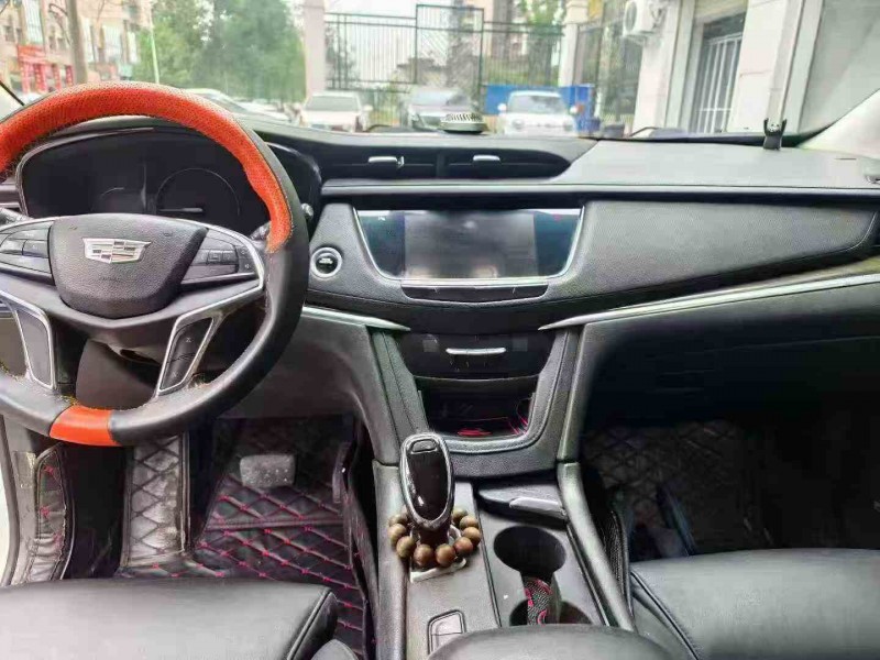 德阳17年凯迪拉克XT54