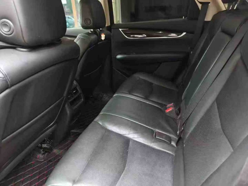 德阳17年凯迪拉克XT57