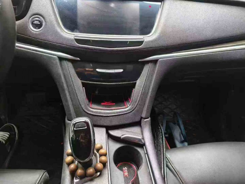 德阳17年凯迪拉克XT58