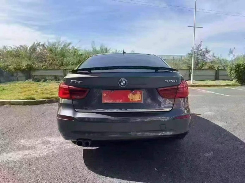 广州19年宝马3系8