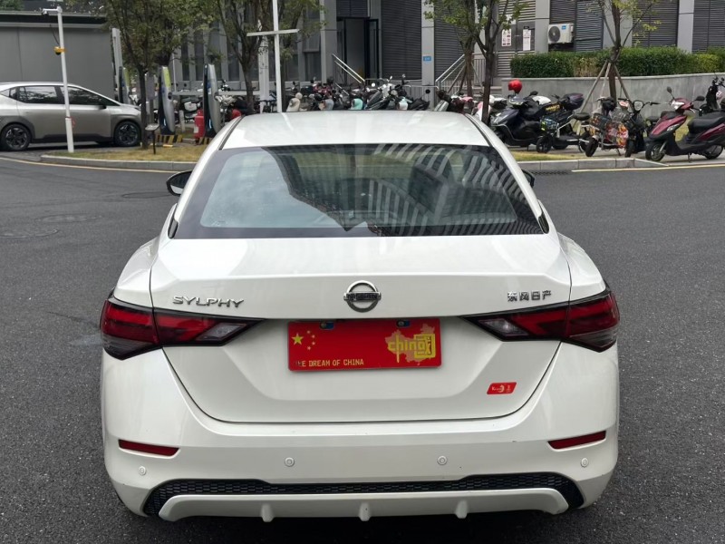 广州20年日产轩逸5