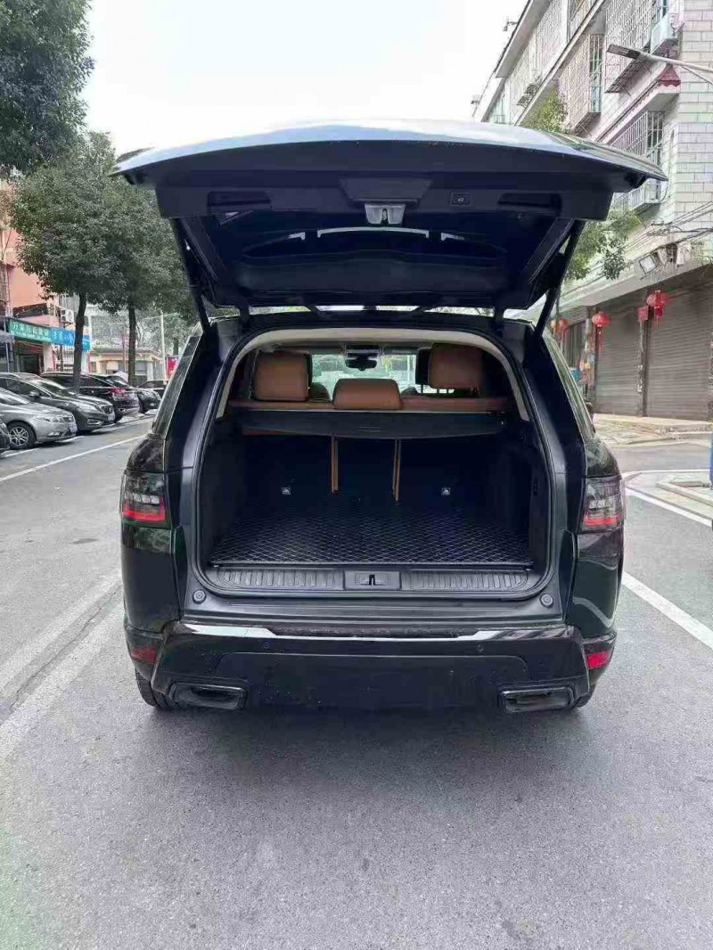 张家界21年路虎揽胜运动8