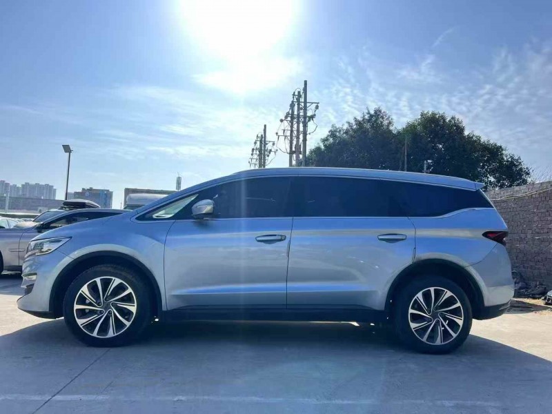 郑州20年吉利嘉际6