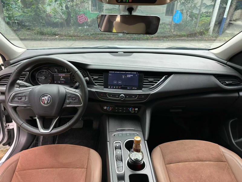 湛江22年别克君威8