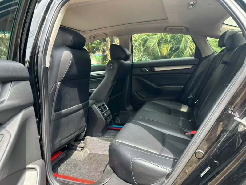 湛江19年本田雅阁8