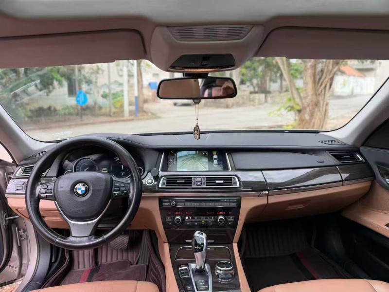 湛江14年宝马7系7