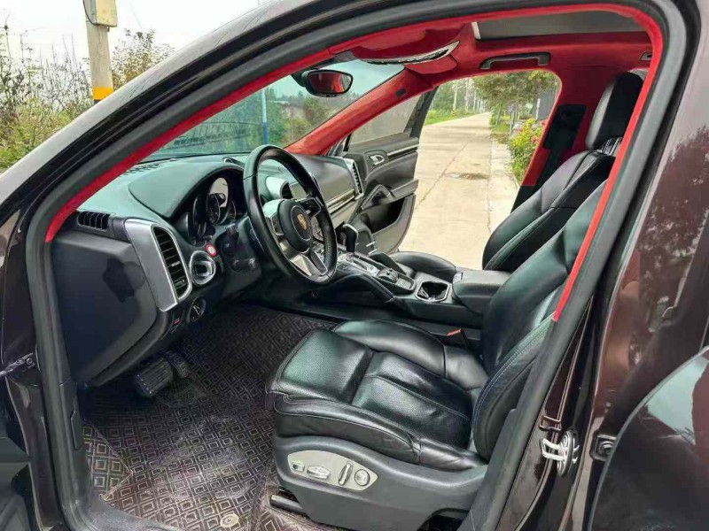 徐州17年保时捷卡宴5