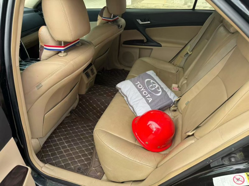 湛江12年丰田锐志4