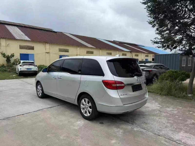 徐州17年别克GL83