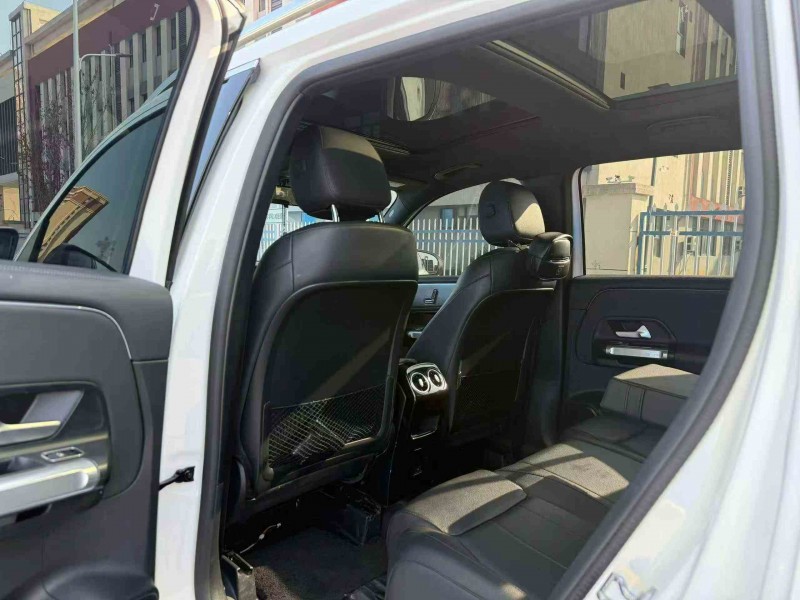 吉安23年奔驰GLB7