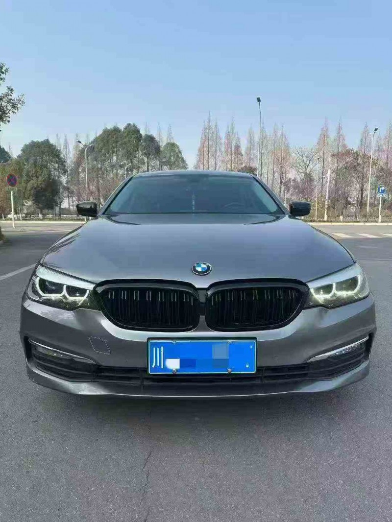 泸州17年宝马5系1