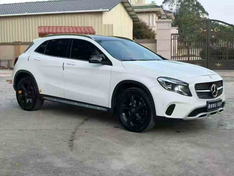 湛江19年奔驰GLA3