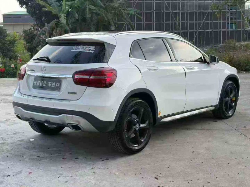 湛江19年奔驰GLA8
