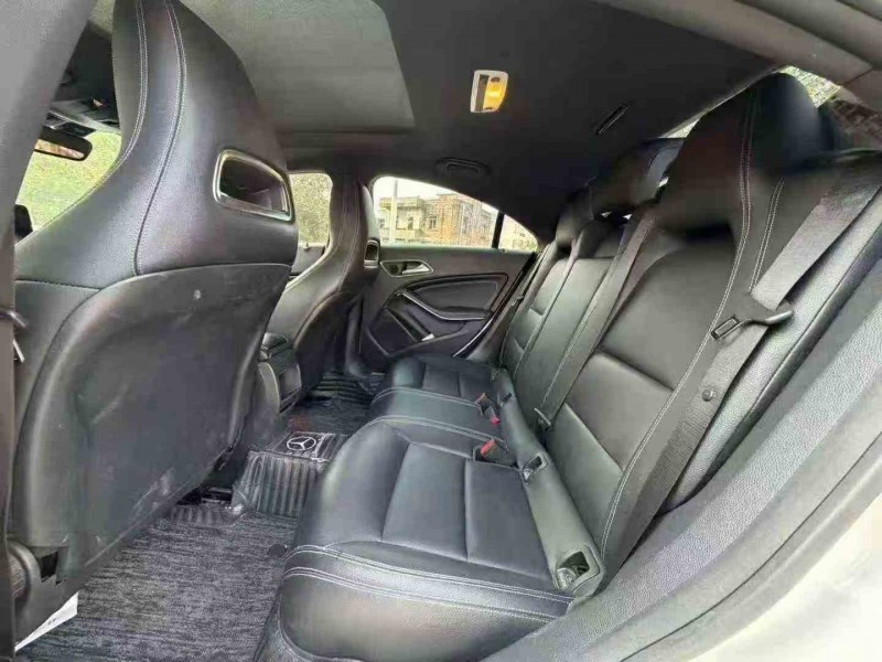 贵港19年奔驰CLA6