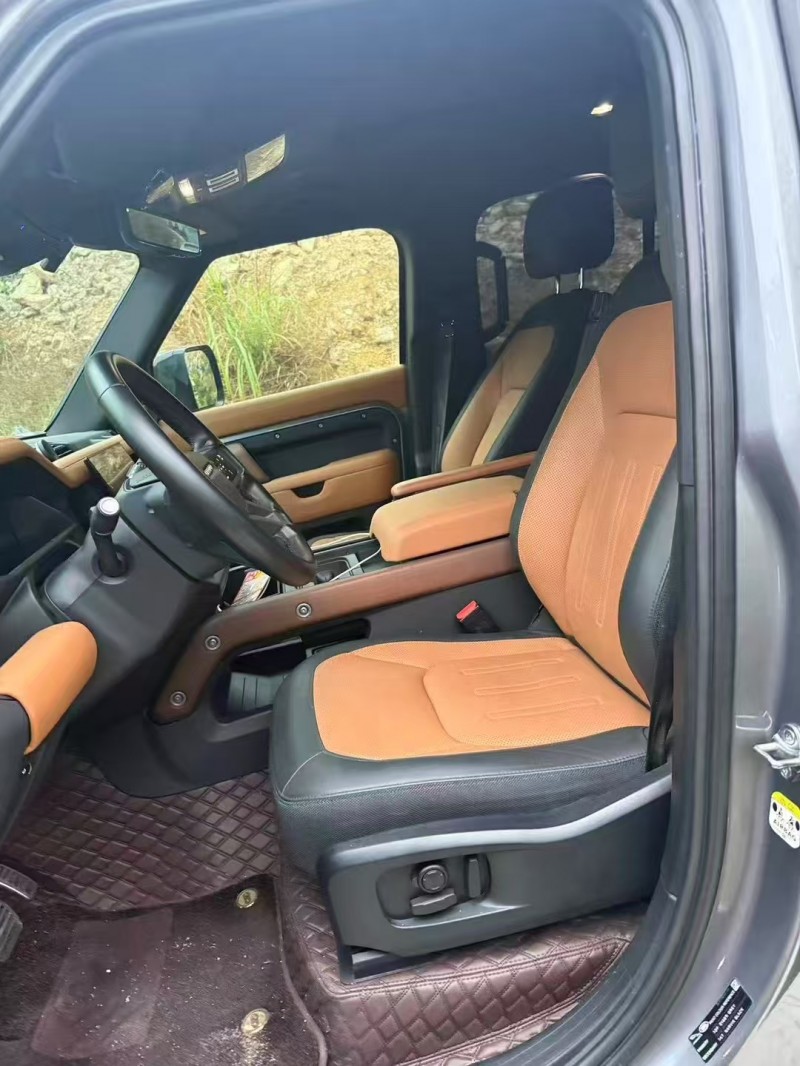 济宁23年路虎卫士3