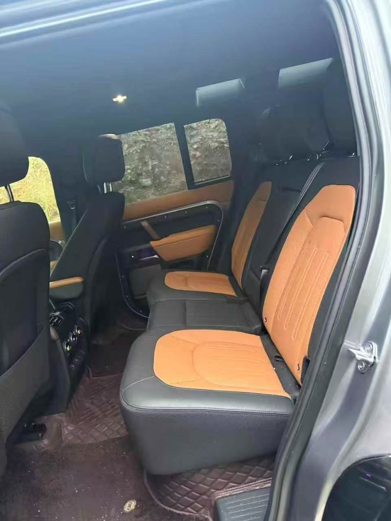 济宁23年路虎卫士4