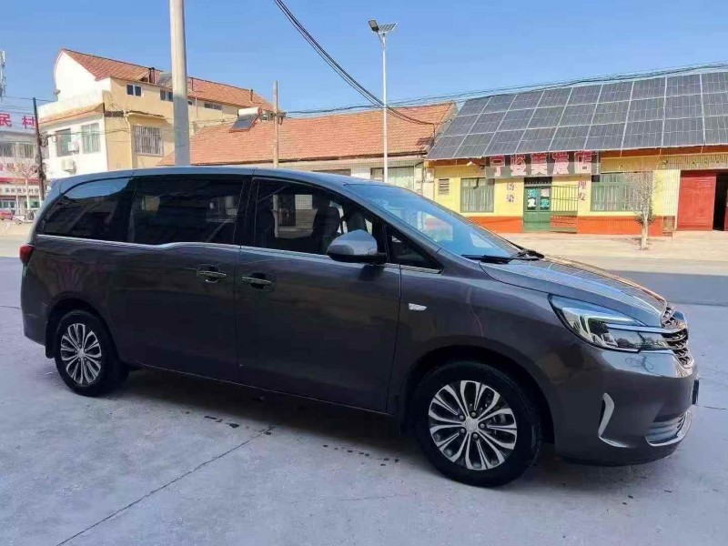 东营21年别克GL83