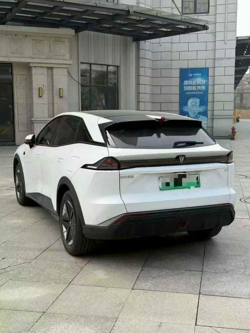 新余23年长安汽车深蓝8