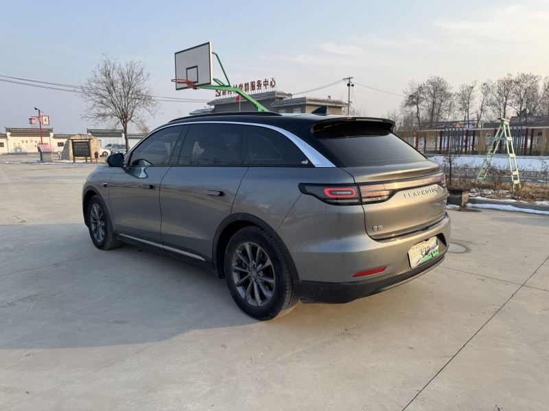 徐州22年零跑汽车C118