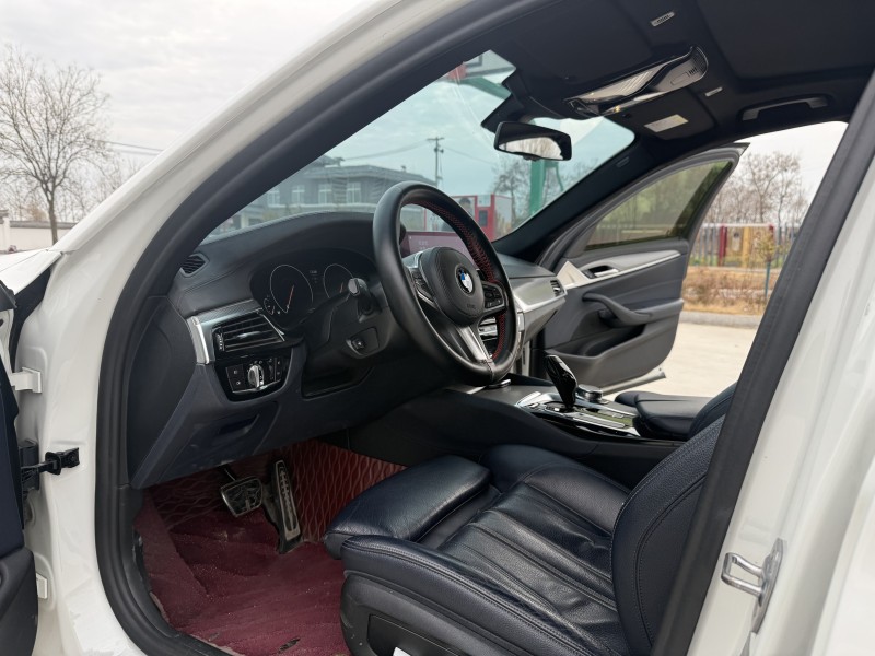 徐州19年宝马5系3