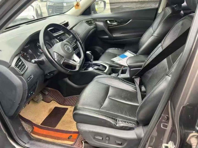 重庆20年日产奇骏5