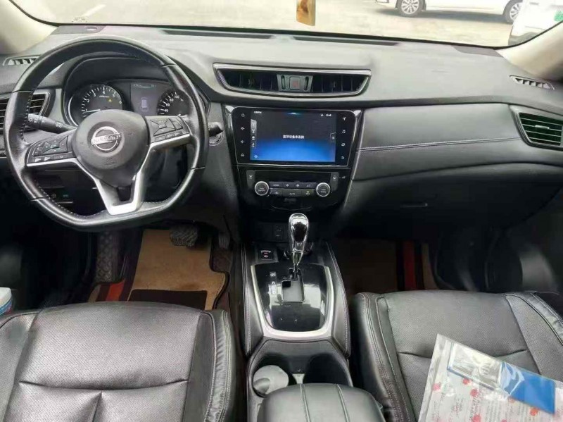 重庆20年日产奇骏6