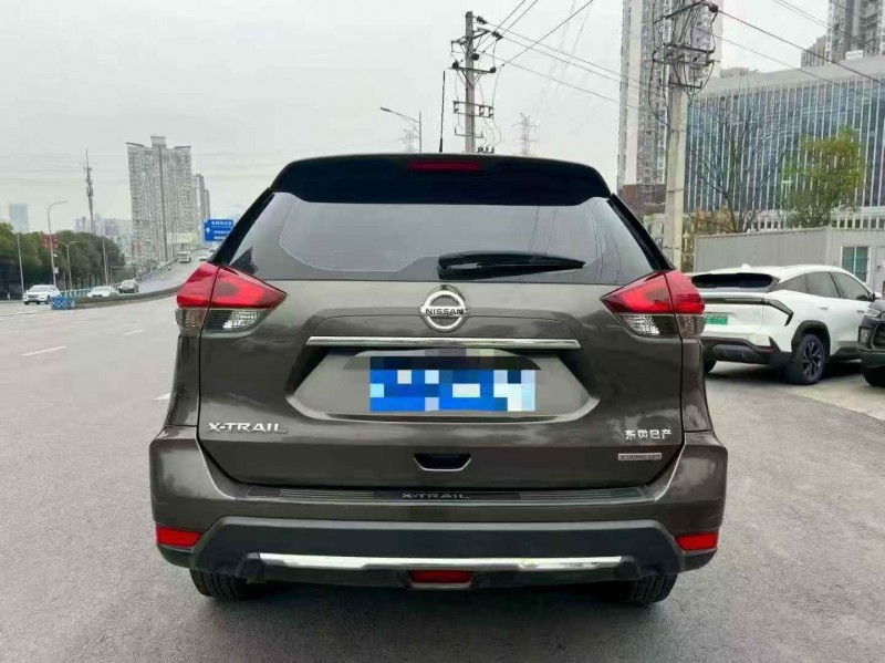 重庆20年日产奇骏7