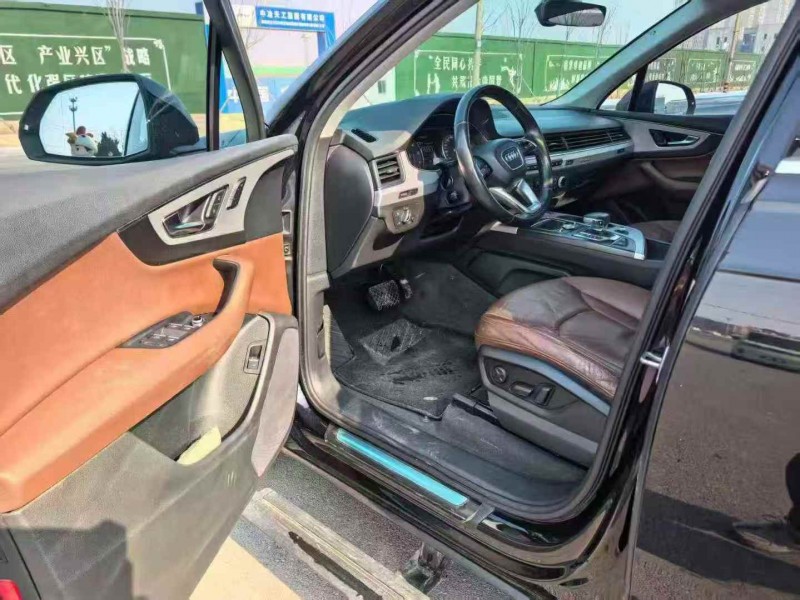 东营17年奥迪Q76