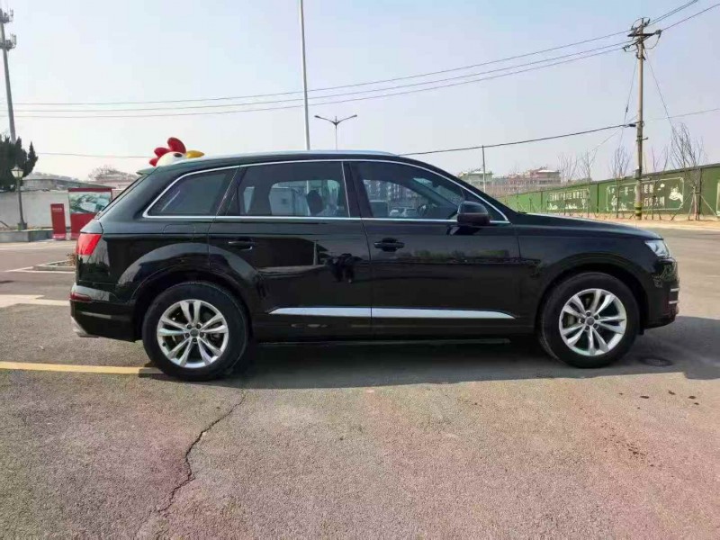 东营17年奥迪Q77