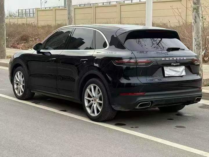 洛阳20年保时捷卡宴4