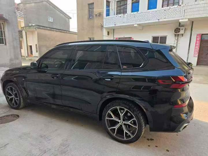 盐城23年宝马X57