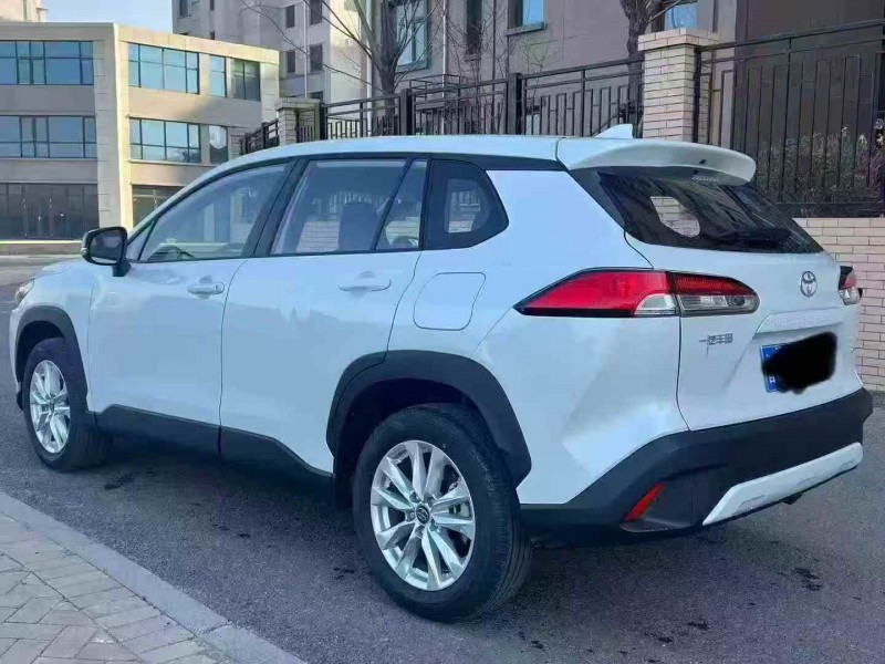 青岛25年丰田锐放3