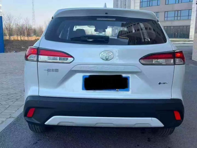 青岛25年丰田锐放8