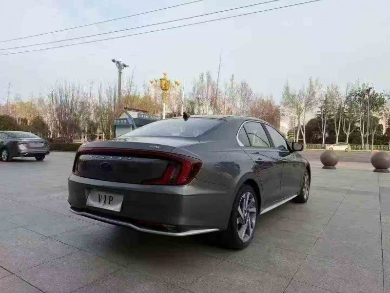 枣庄22年现代名图8