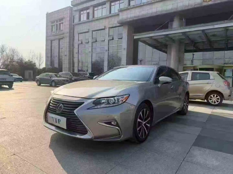 东营18年雷克萨斯ES3