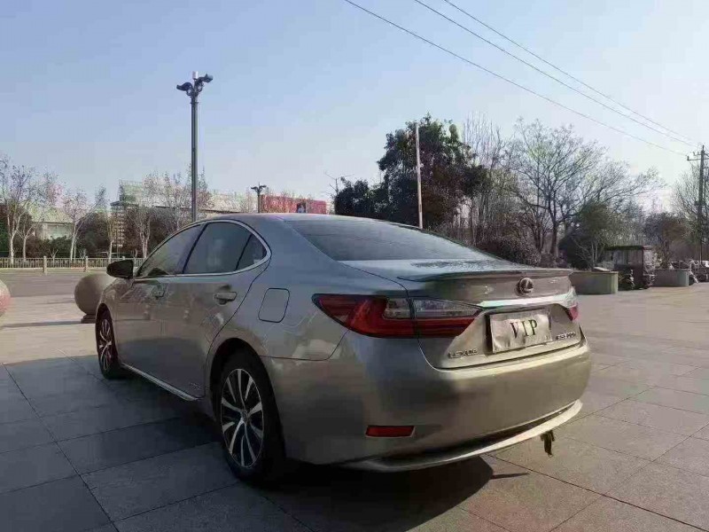 东营18年雷克萨斯ES7