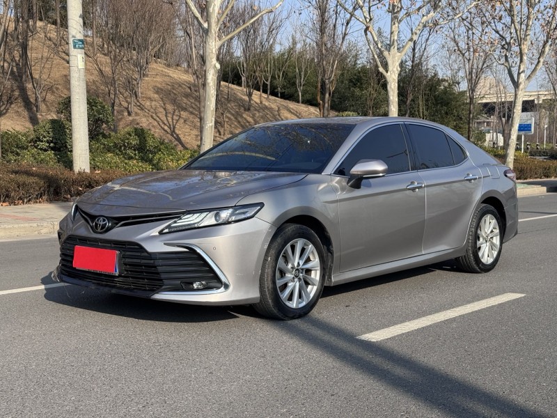 鹤壁21年丰田凯美瑞3