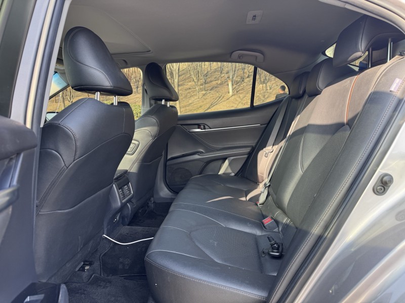 鹤壁21年丰田凯美瑞8