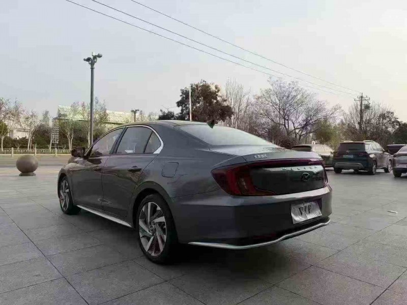 枣庄22年现代名图9