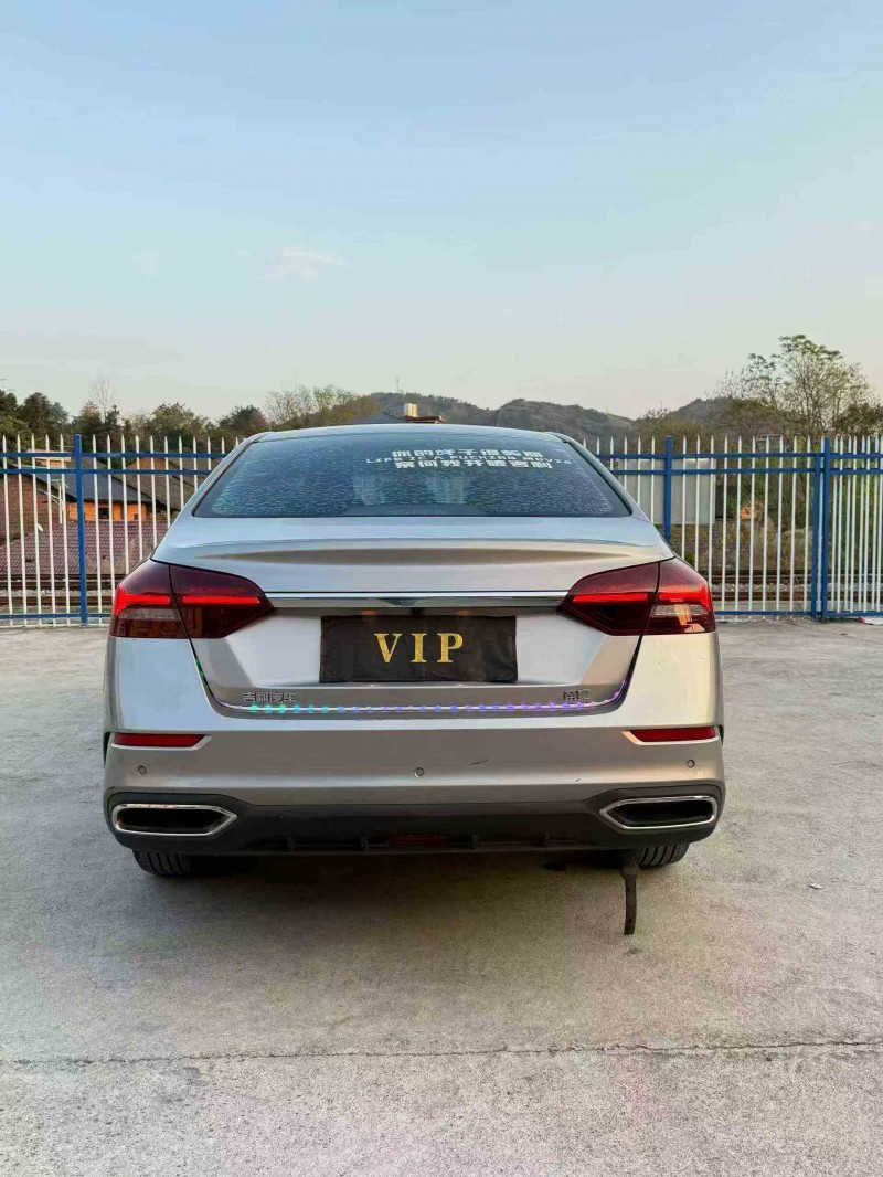 湛江22年吉利帝豪9