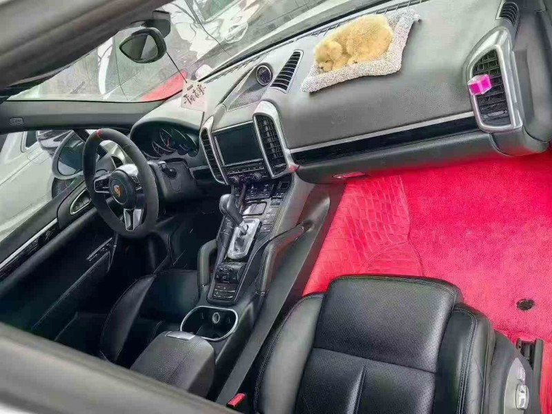 重庆14年保时捷卡宴3