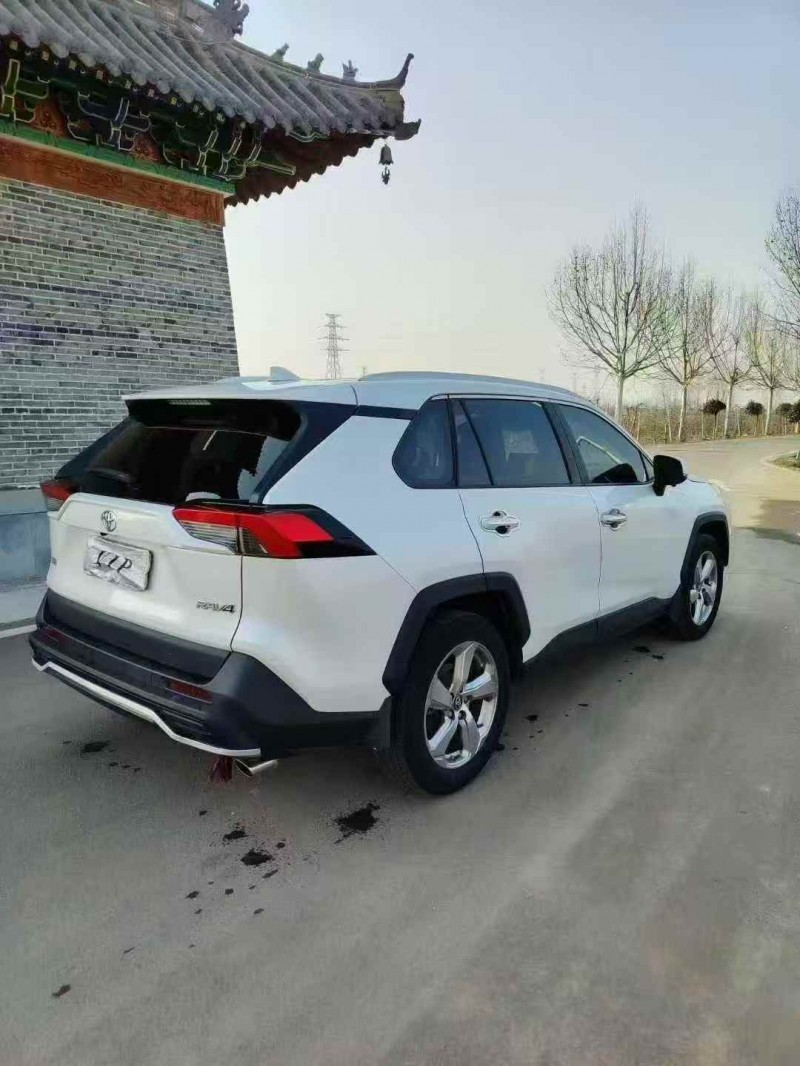 苏州21年丰田RAV4荣放8