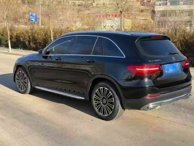 东营19年奔驰GLC7