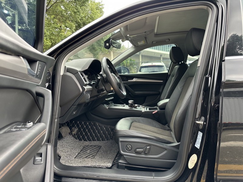 东莞19年奥迪Q56