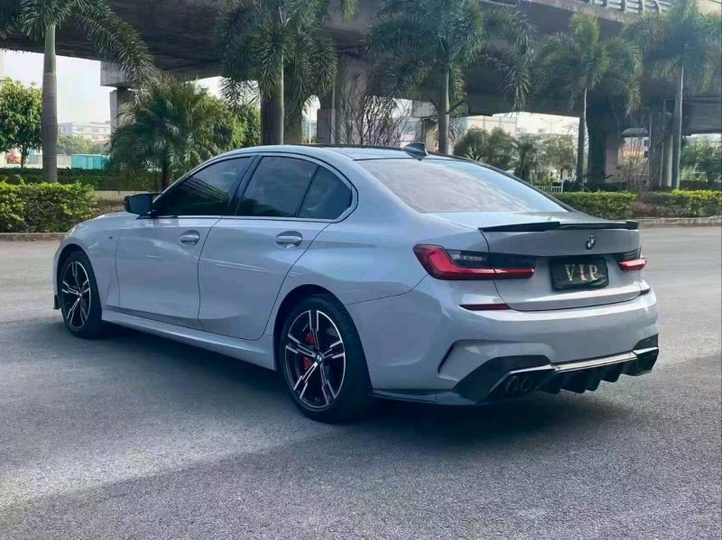 厦门21年宝马3系7